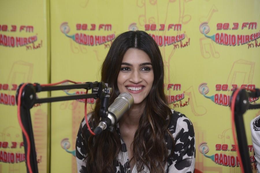Kriti Sanon promotes Bareilly Ki Barfi at Radio Mirchi Studio. Kriti Sanon,Ayushmann Khurranna,Rajkumar Rao,Bareilly Ki Barfi,Bareilly Ki Barfi promotion,Bareilly Ki Barfi movie promotion
