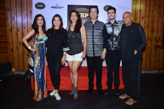 Shibani Kashyap, Deepshika Nagpal, Aarti Nagpal, Ruhan Kapoor, Sidhant Kapoor and S Lakhwinder at the Karaoke World Championship 2017 launch party at TAP, Andheri West.