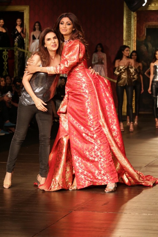 India Couture Week 2017: Shilpa Shetty walks the ramp as Monisha Jaising's showstopper on day five. Shilpa Shetty,actress Shilpa Shetty,Monisha Jaising,India Couture Week 2017,India Couture Week