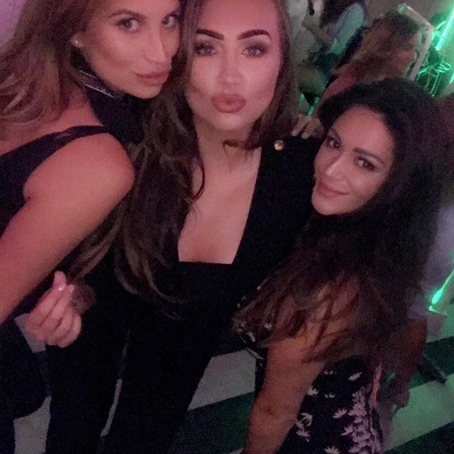 Television personality Lauren Goodger flaunts her curves in a black dress as she parties with Lauryn Goodman and Pascal Craymer. Lauren Goodger,Busty Lauren Goodger,Lauren Goodger flaunts her curves,Lauryn Goodman,Pascal Craymer,Lauren Goodger curves,Lauren Goodger curves pics,Lauren Goodger curves images,Lauren Goodger curves stills,Lauren Goodger curves pictures,Lauren Goodger cu