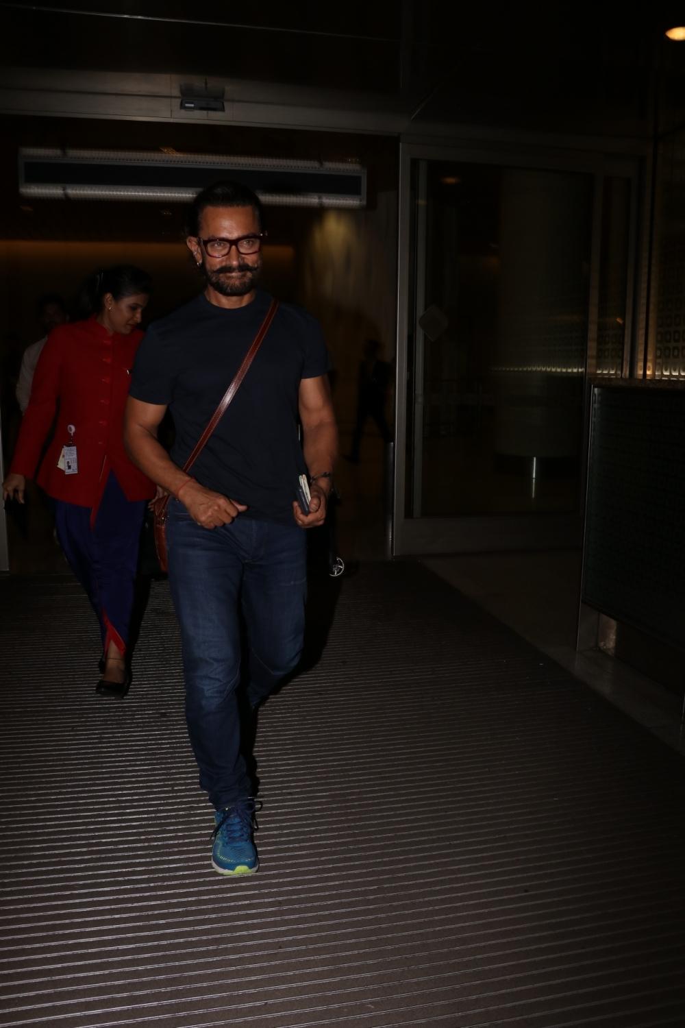 In the nick of time to kickstart promotions for Secret Superstar, Aamir Khan has returned to Mumbai to present the film to the masses. Aamir Khan,actor Aamir Khan,Secret Superstar,Secret Superstar trailer,Secret Superstar trailer launch,Secret Superstar trailer launch pics,Secret Superstar trailer launch images,Secret Superstar trailer launch stills,Secret Superstar trailer launch pictur