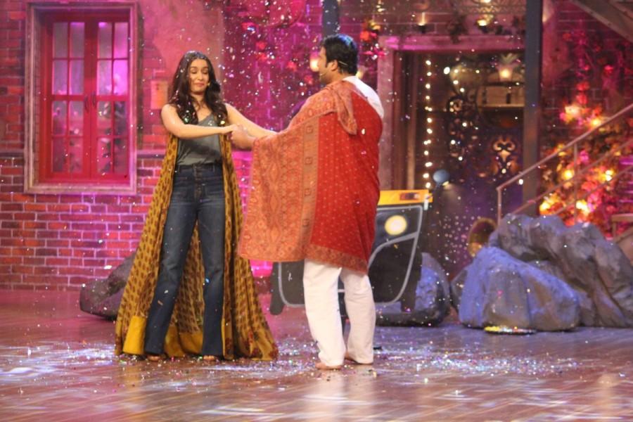 Shraddha Kapoor promotes Haseena Parkar on the sets of The Drama Company. Shraddha Kapoor and Siddhanth Kapoor,Shraddha Kapoor,Siddhanth Kapoor,Haseena Parkar,Haseena Parkar promotion,Haseena Parkar movie promotion,The Drama Company