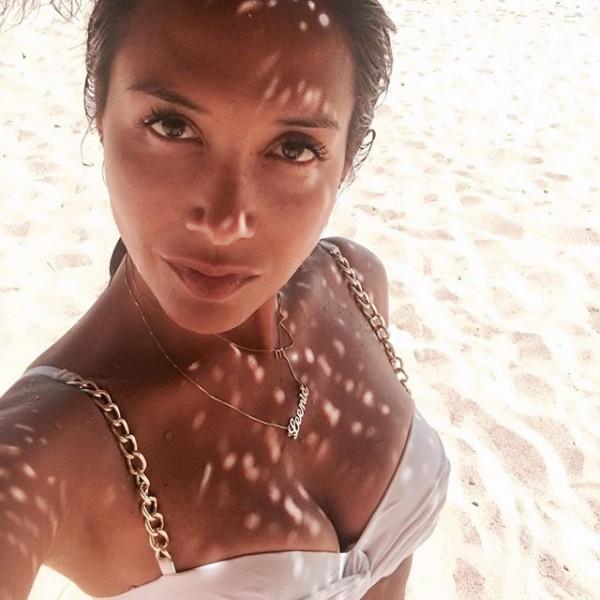 Myleene Klass Flaunts Her Enviable Washboard Abs Photosimagesgallery 71312 6390