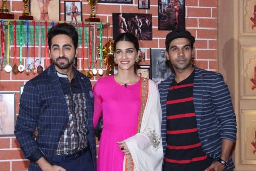 Ayushmann Khurrana, Kriti Sanon and Rajkummar Rao promote Bareilly Ki Barfi on Comedy Dangal sets.