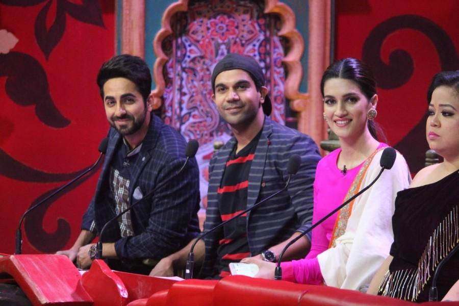Actor Ayushmann Khurrana, Rajkummar Rao and actress Kriti Sanon promote Bareilly Ki Barfi on Comedy Dangal sets in Mumbai on 1st August. Ayushmann Khurrana and Kriti Sanon,Ayushmann Khurrana,Kriti Sanon,Comedy Danga,Bareilly Ki Barfi,Bareilly Ki Barfi promotion,Bareilly Ki Barfi movie promotion,Rajkummar Rao