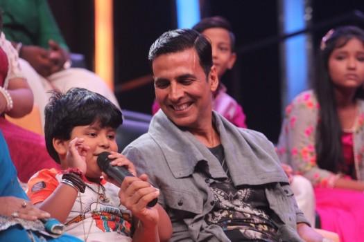 Actor Akshay Kumar promotes Toilet: Ek Prem Katha on SaReGaMaPa Little Champs sets, in Mumbai.