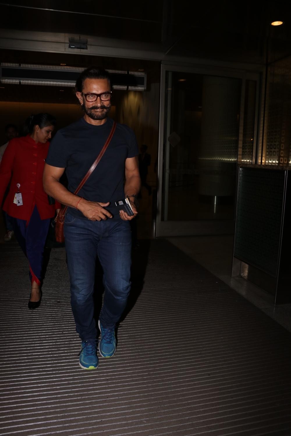 The actor who was busy shooting for Thugs of Hindostan in Malta, followed by a family getaway to Greece, has returned back in town to promote his upcoming venture. Aamir Khan,actor Aamir Khan,Secret Superstar,Secret Superstar trailer,Secret Superstar trailer launch,Secret Superstar trailer launch pics,Secret Superstar trailer launch images,Secret Superstar trailer launch stills,Secret Superstar trailer launch pictur