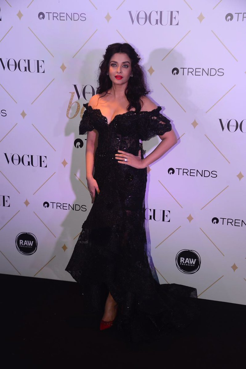 Bollywood film actress Aishwarya Rai Bachchan spotted at Vogue Beauty Awards 2017. Aishwarya Rai Bachchan,Aishwarya Rai,Aishwarya Rai Bachchan at Vogue Beauty Awards 2017,Aishwarya Rai at Vogue Beauty Awards 2017,Vogue Beauty Awards