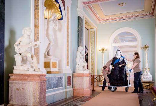 Veteran actor Judi Dench plays the titular role of Queen Victoria and actor Ali Fazal plays the gentleman Abdul Karim. The film is slated to release in September this year and is one of the most anticipated films of the year worldwide. The movie has been in the news since the time its announcement for various reasons. Multiple costumes were designed for both the lead actors keeping the stature and royalty of the era of the late 1800s in mind.