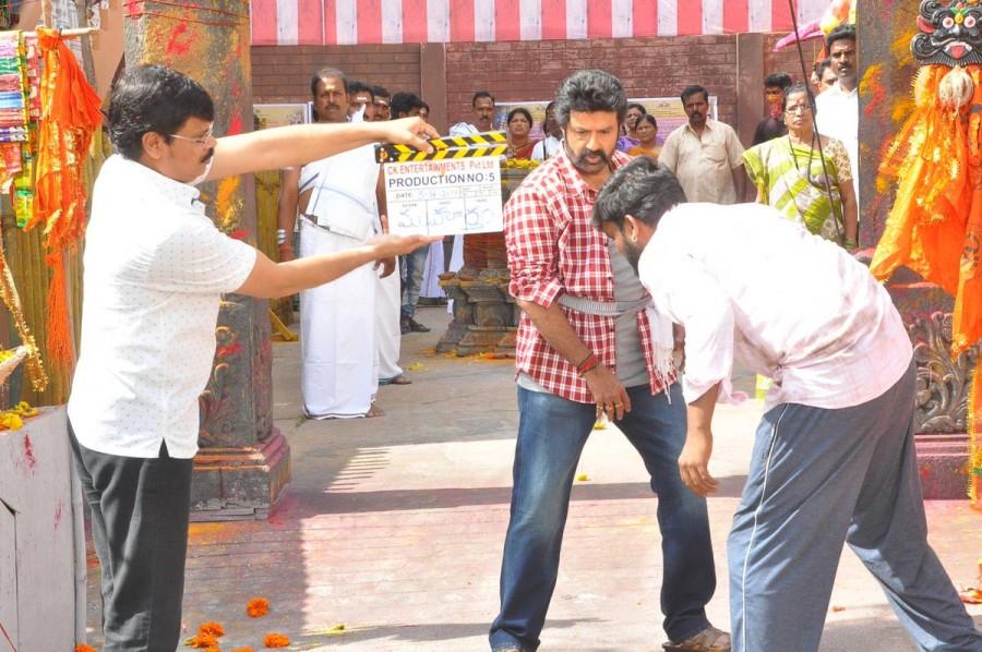 Actor Nandamuri Balakrishna's yet untitled Telugu film, to be directed by K.S. Ravi Kumar, started rolling here from Thursday. This will be Balakrishna's 102nd film. Balakrishna,Nandamuri Balakrishna,Nandamuri Balakrishna 102nd film,K.S. Ravi Kumar,Ravi Kumar