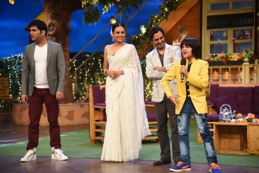 A Fan mimics Nawazuddin Siddiqui on The Kapil Sharma Show. Nawazuddin Siddiqui,Bharti Singh,The Kapil Sharma Show,Babumoshai Bandookbaaz