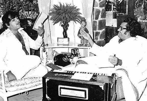 Kishore Kumar birthday special: Check out his rare stills of the legendary singer. Kishore Kumar,actor Kishore Kumar,Kishore Kumar birthday,Kishore Kumar birthday special,Kishore Kumar rare pics,Kishore Kumar unseen pics