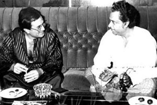 Kishore Kumar birthday special: Check out his rare snaps of the legendary singer. Kishore Kumar,actor Kishore Kumar,Kishore Kumar birthday,Kishore Kumar birthday special,Kishore Kumar rare pics,Kishore Kumar unseen pics