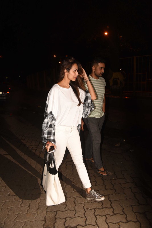 Bollywood Actress Malaika Arora and Amrita Arora celebrate Arbaaz Khan's birthday with a dinner date in Mumbai on 04th August 2017. Malaika Arora,Amrita Arora,Arbaaz Khan,Arbaaz Khan birthday,Arbaaz Khan birthday celebration