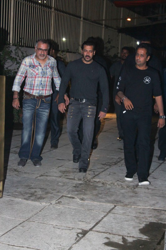 Actor Salman Khan snapped at Arbaaz Khan birthday bash. Salman Khan,actor Salman Khan,Salman Khan snapped at Arbaaz Khan birthday bash,Arbaaz Khan birthday bash,Arbaaz Khan birthday bash pics,Arbaaz Khan birthday bash images,Arbaaz Khan birthday bash stills,Arbaaz Khan birthday bash pictures,Arbaaz Khan birthd