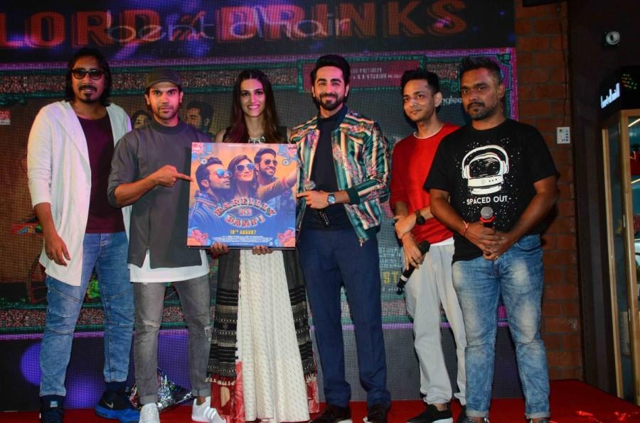'Twist Kamariya' features Kriti Sanon aka Bitti showcasing her killer break dance moves in a celebratory setup. The vibrant and cheerful Bitti has everyone hitting the dance floor with her infectious energy. Kriti, Ayushmann and Rajkummar not only unveiled the song but also grooved to the track with their desi thumkas. The actors not only danced heart out to the latest track from the film 'Twist Kamariya' but also got to doing raasta dance on the much loved Sweety Tera Drama. Kriti Sanon,Ayushmann Khurrana,Rajkummar Rao,Twist Kamariya,Twist Kamariya song,Twist Kamariya song launch,Bareilly Ki Barfi