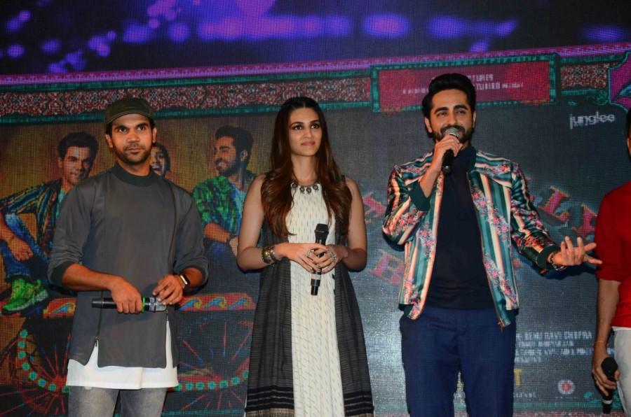 Kriti Sanon was seen turning Bitti as she performed the hook of the song along with her co-stars. All the actors were seen in high spirits as they engaged in a fun interaction with the audience. Bareilly Ki Barfi is touted as the tastiest entertainer of the year. The trailer of the film and the songs have created immense anticipation amongst the audiences. Kriti Sanon,Ayushmann Khurrana,Rajkummar Rao,Twist Kamariya,Twist Kamariya song,Twist Kamariya song launch,Bareilly Ki Barfi