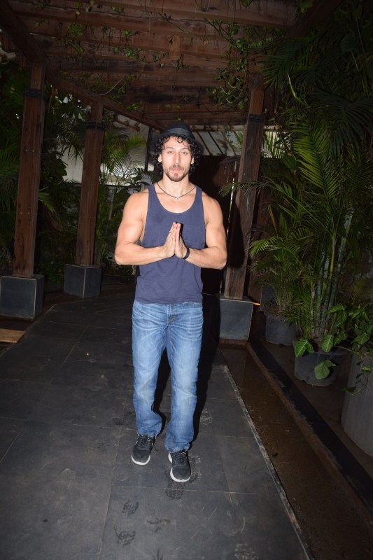 Bollywood actor Tiger Shroff spotted at Sajid Nadiadwala's office in Andheri. Tiger Shroff,actor Tiger Shroff,Tiger Shroff at Sajid Nadiadwala office,Tiger Shroff meets Sajid Nadiadwala