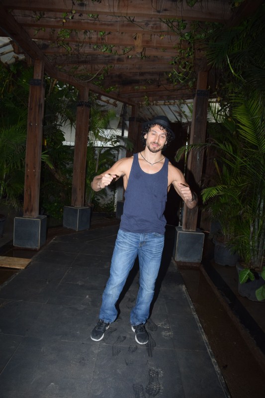 Bollywood film actor Tiger Shroff spotted at Sajid Nadiadwala's office in Andheri, Mumbai. Tiger Shroff,actor Tiger Shroff,Tiger Shroff at Sajid Nadiadwala office,Tiger Shroff meets Sajid Nadiadwala
