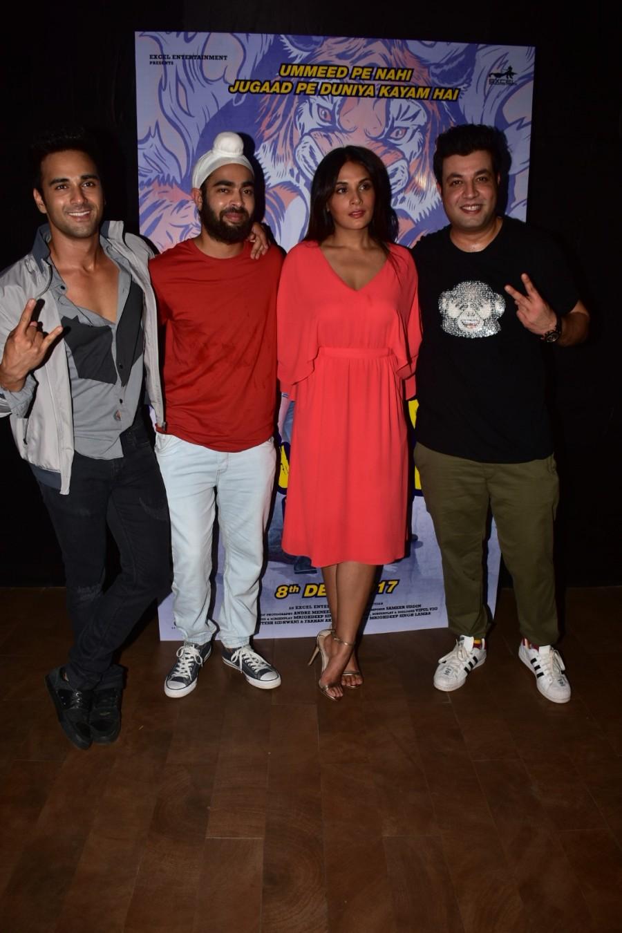 It would be interesting to know will Choocha's gifted powers save them or will they fall prey to Bholi's vengeance. The teaser will definitely get the audience hooked to witness who will have the last laugh? Helmed with an ensemble cast of Pulkit Samrat, Richa Chadha, Varun Sharma, Ali Fazal and Manjyot Singh, the film is all the more intriguing as it retains the original cast as well as takes the plot of 'Fukrey' further. Pulkit Samrat,Richa Chadda,Varun Sharma,Ali Fazal,Manjot Singh,Ritesh Sidhwani,Fukrey,Fukrey teaser