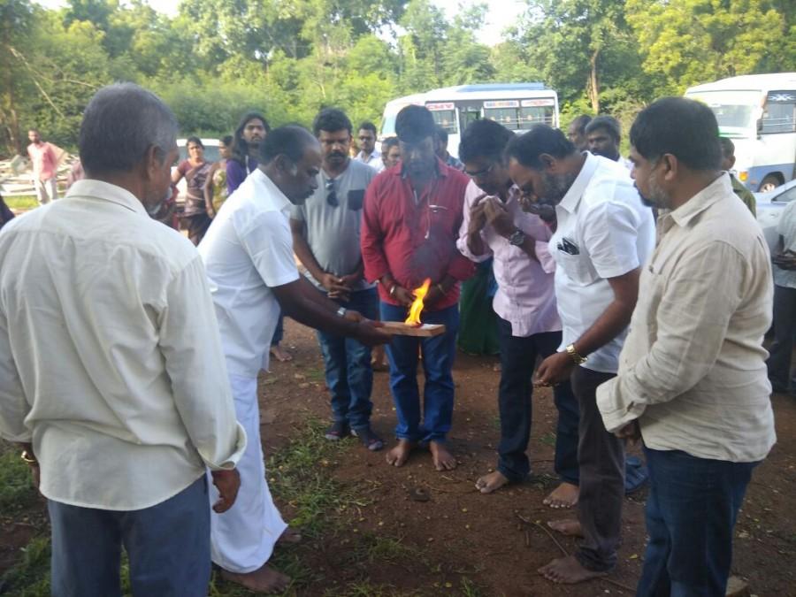 Vishal's 25th film Sandakozhi 2 movie launch in Madurai. Vishal,actor Vishal,Vishal's 25th film,Sandakozhi 2,Sandakozhi 2 movie launch,Sandakozhi 2 movie pooja,Sandakozhi 2 movie launch pics,Sandakozhi 2 movie launch images,Sandakozhi 2 movie launch stills,Sandakozhi 2 movie launch pictures,Sandakozhi 2 mo