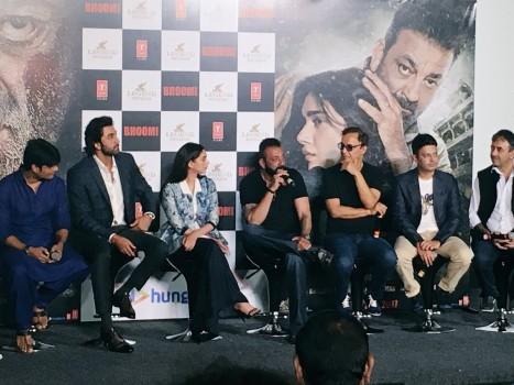 Celebs like Ranbir Kapoor, Sanjay Dutt, Aditi Rao Hydari, Raju Hirani and Vidhu Vinod Chopra at Bhoomi Trailer launch event.