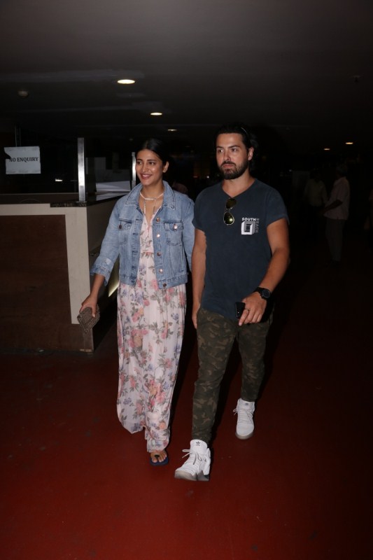 Actors Shruti Haasan and Michael Corsale spotted at Chhatrapati Shivaji Maharaj International airport in Mumbai on Aug 10, 2017. Shruti Haasan,actress Shruti Haasan,Shruti Haasan and Michael Corsale,Michael Corsale,Shruti Haasan rumoured boyfriend
