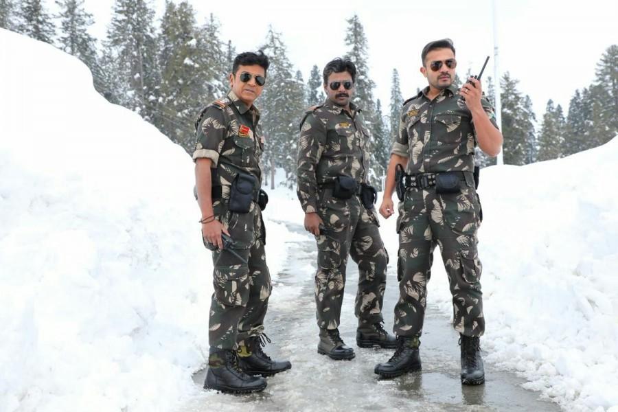 Starring Shiva Rajkumar, Vijay Raghavendra, Pranitha Subhash in the lead role, while Gururaj, Yogesh, Vamsi Krishna, Sharmiela Mandre, Ashika Ranganathm Parinitha Kitty, Prakash Belawadi and Rockline Venkatesh appears in the supporting role. Shiva Rajkumar,Vijay Raghavendra,Pranitha Subhash,Mass Leader stills,Mass Leader pics,Mass Leader images,Mass Leader photos,Mass Leader pictures