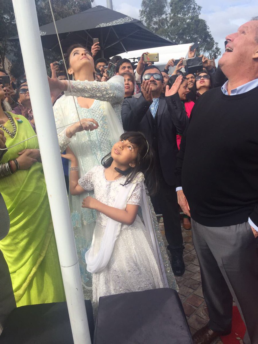 Actress Aishwarya Rai Bachchan and Aaradhya Bachchan hoist the Indian flag at IFFM 2017 in Melbourne. Aishwarya Rai Bachchan,Aishwarya Rai and Aaradhya Bachchan,Aishwarya Rai,Aaradhya Bachchan,IFFM 2017,IFFM