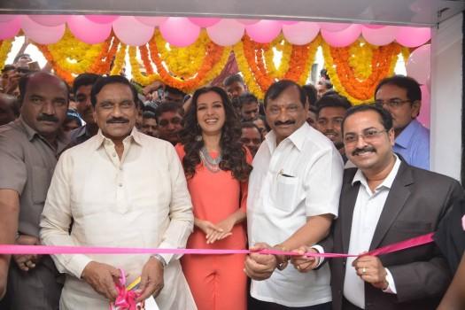 Actress Catherine Tresa launches B New Mobile Store at Kurnool.