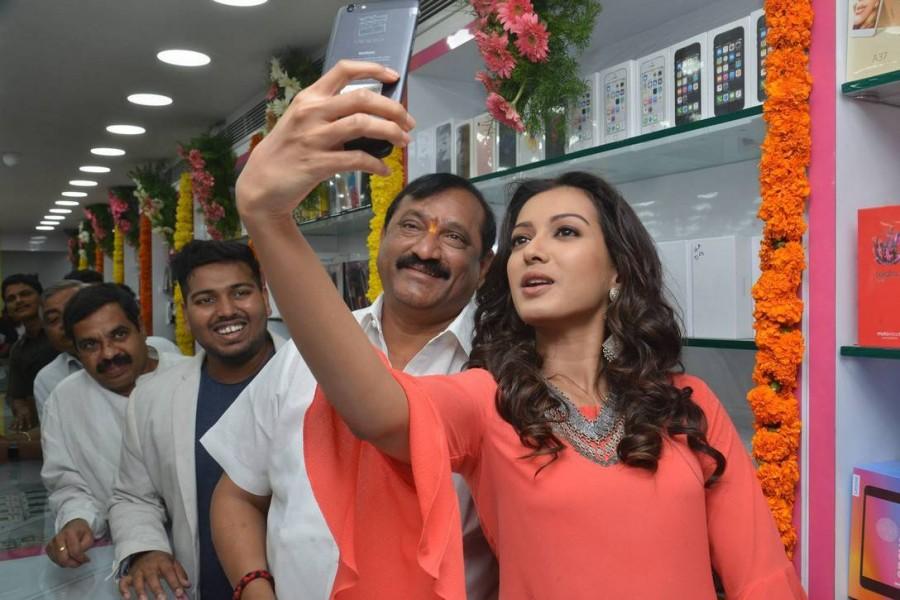 South Indian film actress Catherine Tresa launches B New Mobile Store at Kurnool. Catherine Tresa,actress Catherine Tresa,B New Mobile Store,B New Mobile Store launch