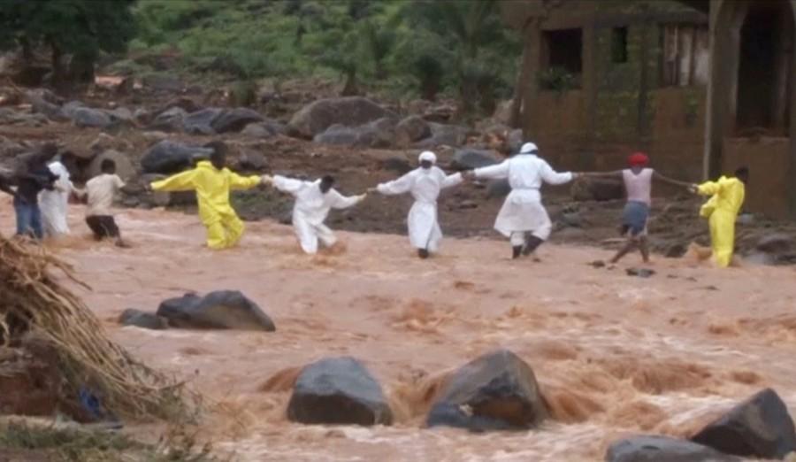 Over 200 people have died due to heavy rainfall and flooding in Sierra Leone, a media report said. A hillside in the Regent area collapsed early on Monday following heavy rains, leaving many houses covered in mud, BBC reported. Sierra Leone flooding,Sierra Leone flood,flooding in Sierra Leone,heavy rainfall in Sierra Leone,200 feared dead in Sierra Leone