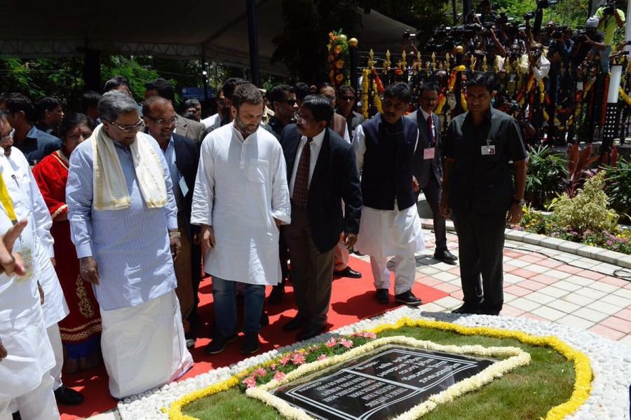 In the initial phase of the launch, 101 canteens will daily serve vegetarian breakfast at Rs 5 per plate and lunch and dinner at Rs 10 each in 101 civic wards. "Today is a historic day for Karnataka in our fight against hunger and malnutrition with Indira Canteens getting launched across Bengaluru," the Chief Minister said. Congress Vice President Rahul Gandhi,Rahul Gandhi,Indira Canteen,namma indira canteen,Rahul Gandhi launches Indira Canteen,Indira Canteen in Bengaluru