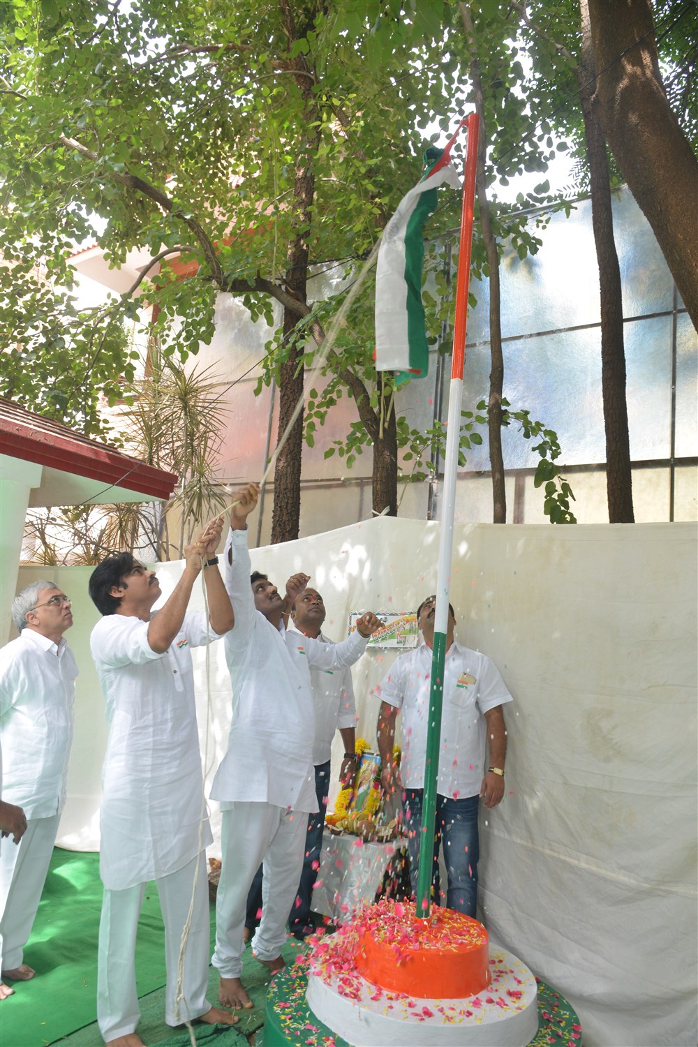 Power Star Pawan Kalyan celebrated special Independence Day on Aug 15. Pawan Kalyan,Pawan Kalyan celebrates Independence Day,Independence Day,70th independence day,Independence Day celebrations