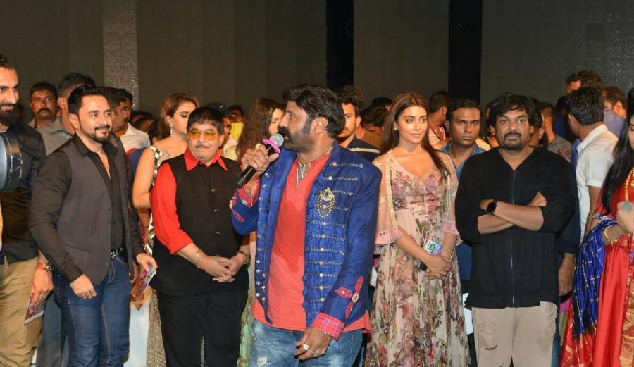 Paisa Vasool is slated for September 1 release. Nandamuri Balakrishna,Shriya Saran,Charmi,Paisa Vasool,Paisa Vasool audio launch,Paisa Vasool audio launch pics,Paisa Vasool audio launch images,Paisa Vasool audio launch stills