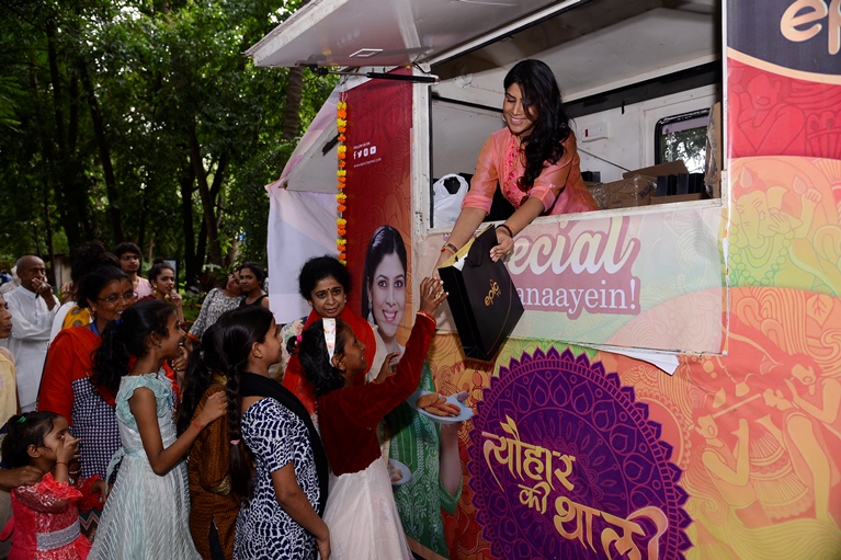 One of television’s most celebrated personalities Sakshi Tanwar has begun shooting for her next stint on the small screen. Her latest venture is with EPIC Channel; the widely-acclaimed infotainment channel where she hosts a unique food show. Sakshi Tanwar,Tyohaar Ki Thaali,Tyohaar Ki Thaali express,EPIC Channel,TV actress Sakshi Tanwar