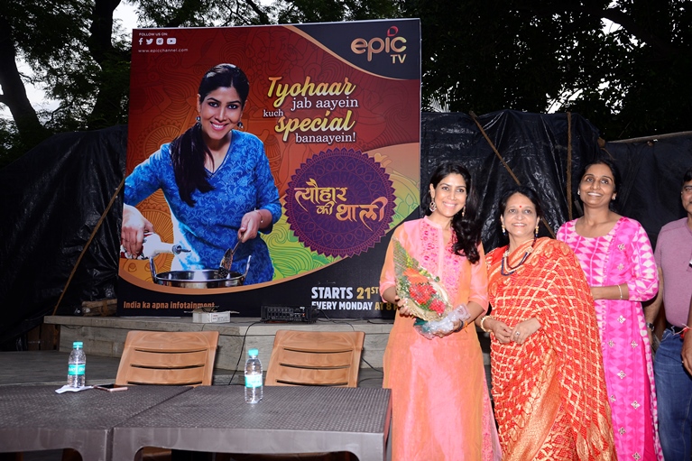 The show is being shot on set in Mumbai and is based on discovering the relevance and lesser-known, interesting tales behind the special recipes cooked on festivals and other auspicious days. Sometimes the stories are more about the special days and not so much about the food. Sakshi Tanwar,Tyohaar Ki Thaali,Tyohaar Ki Thaali express,EPIC Channel,TV actress Sakshi Tanwar