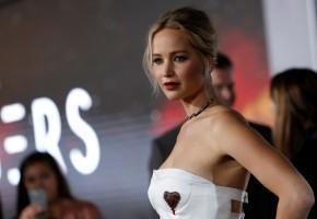 Emma Stone,Jennifer Aniston,Jennifer Lawrence,Melissa McCarthy,Mila Kunis,Emma Watson,Charlize Theron,Cate Blanchett,Amy Adams,Julia Roberts,World's highest-paid actresses 2017,World's highest-paid actresses