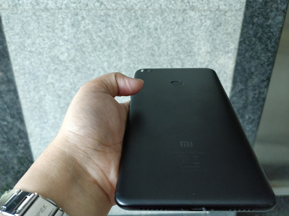 The photos came out excellent in daylight. The autofocus works fairly well and the selfie shooter does good work in well-lit conditions. 'Mi Max 2' has narrow bezels on its 6.44-inch Full-HD display that augments the content consumption. Another impressive feature is the earpiece which doubles up as a loudspeaker when a user watches a video in potrait mode delivering a surround-sound effect. The octa-core Qualcomm Snapdragon 625 processor ensures videos and audios are played smoothly and 4GB RAM gives a lag-free experience. The device has 64GB onboard memory (expandable upto 128GB). The device runs Android 7.1.1 Nougat operating system topped with Xiaomi's custom MIUI 8.5 and supports the split-screen feature. Xiaomi Mi Max 2,xiaomi mi max 2 price,Xiaomi Mi Max 2 pics,Xiaomi Mi Max 2 images,Xiaomi Mi Max 2 stills,Xiaomi Mi Max 2 pictures,Xiaomi Mi Max 2 photos