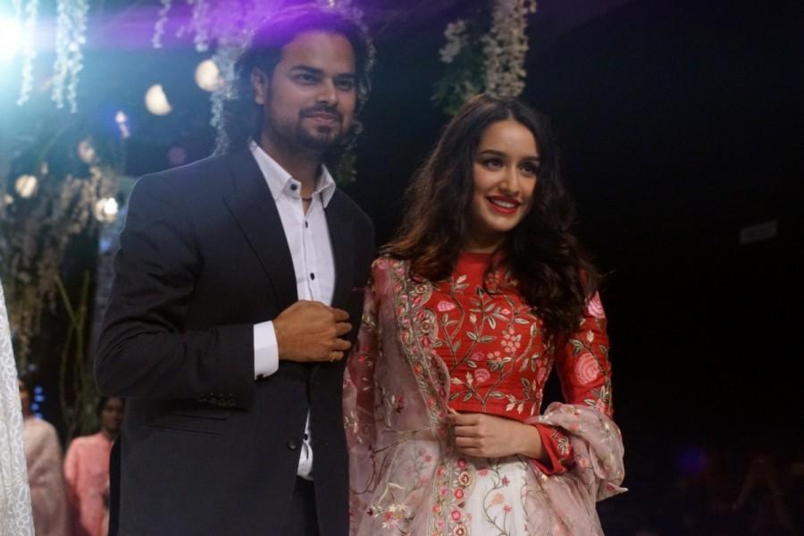 "Using a showstopper is one of the very beautiful things and as a brand we are evolving. Today what I feel right, I have to do that. There are no rigid ideologies as rigidity is opposite of designs. Adaptability is all about doing something new," he added. Shraddha Kapoor looks sensational,Shraddha Kapoor looks sensational at Lakme Fashion Week,Shraddha Kapoor at Lakme Fashion Week,Lakme Fashion Week,Lakme Fashion Week 2017