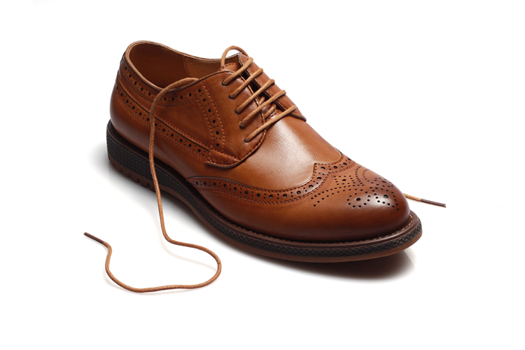 Corporate shoes: Lace-up dress shoes would be perfect for making an impression in client meetings and office conferences. A black suit should always be matched with black shoes. A grey suit can be paired with either black or brown, likewise with navy blue and light blue suits. Kuldeep Singh,Managing Director,San Frissco,Shoes for Different Occasions