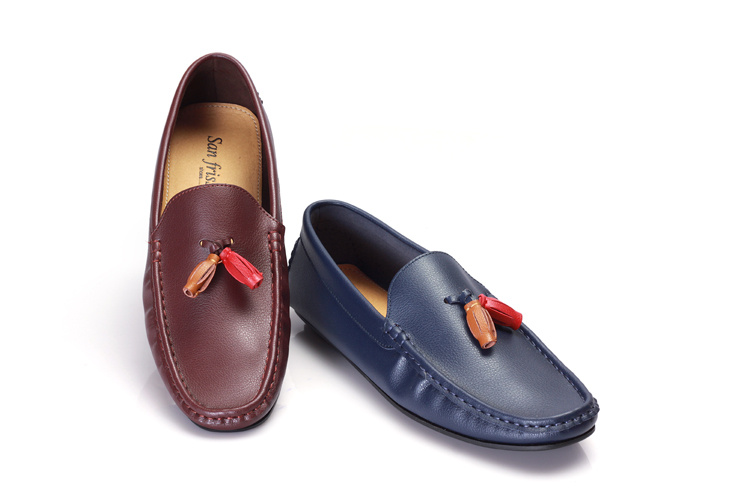 Friday formals: Fridays are mostly relaxed and so should be the shoes. Well, relaxed is fine but it should still be in line with official decorum, hence leather loafers are a great way to celebrate the much anticipated weekend. And if one wishes to experiment, one can opt for something textured and groovy too to suit their personal style. Kuldeep Singh,Managing Director,San Frissco,Shoes for Different Occasions