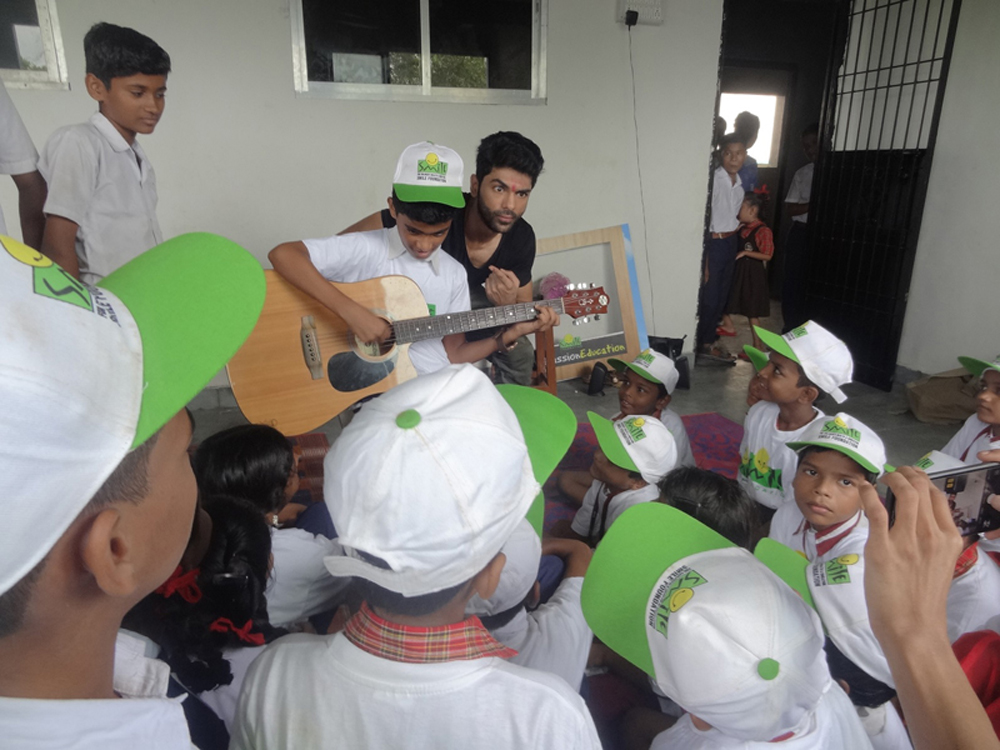 "These kids are so bright and full of energy. I'd also like to applaud Smile Foundation for their initiative 'She Can Fly' where the girls have been propelled to excel in all field and to get equal opportunities," the "Baar Baar Dekho" actor told IANS. On the work front, "Ranchi Diaries", which is produced by veteran actor Anupam Kher, is slated to release on October 5. Taaha Shah,actor Taaha Shah,Anupam Kher,Ranchi Diaries,NGO Smile Foundation