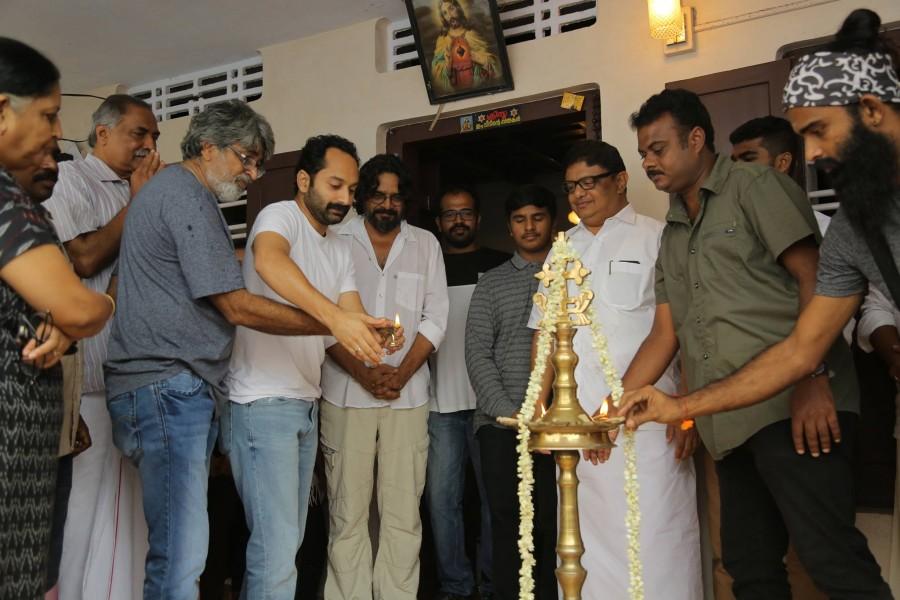 Siby Thottupuram and Navis Xaviour have bankrolled the project under the banner of Poetry Film House. Carbon,carbon movie,mamtha mohandas,fahadh faasil,venu,malayalam movies,upcoming malayalam films,carbon movie shooting