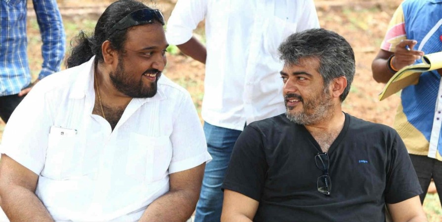 2. Siruthai Siva: All his earlier collaborations with Thala Ajith, that 'V' factor has come out very well starting from Veeram, Vedalam and now with Vivegam. His comforts of molding Ajith to his style is one of his plus factor in all his movies. The characterization in all his movie will have all sorts of comedy, sentiment, action sequences and lots more. Vivegam movie review,Vivegam review,Vivegam,5 reasons to watch Vivegam,Ajith,Kajal Aggarwal,Thala Ajith,Ajith Kumar