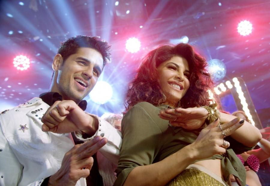 Talking about the mood of the song, Sidharth said in a statement: "The song comes at a crucial moment in the film where the lead pair needs to fully trust each other and give into each other. The mood is intense, it's sensual and it needed us to be in the moment of romance. Jackie is just too hot to handle in this song." Sidharth Malhotra,Jacqueline Fernandez,Sidharth Malhotra and Jacqueline Fernandez,A Gentleman - Sundar,Susheel,Risky,Lagi na choote