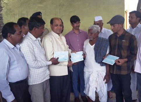 A fortnight after a farmer's daughter committed suicide to save her father from her wedding worries, Maharashtra Chief Minister Devendra Fadnavis has sent Rs 100,000 to her family, an official said on Thursday. A delegation comprising District Collector P. Siva Sankar, CEO of Parbhani Zilla Parishad Sushil Khodvekar (both IAS officers), Vasantrao Naik Shetkari Swavalambi Mission (VNSSM) Chairman Kishore Tiwari and other officials visited Javlajhuta village and handed over the cheque from the CM's Relief Fund to the bereaved family on Wednesday. Sarika Suresh Zute, a Class 12 Arts student of Shivani College in Beed, was found hanging in her home on August 9. Just five days earlier (August 3), her heavily debt-ridden farmer-uncle, Chandikadas Zute, had consumed poison and ended his life in a field.