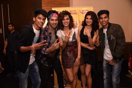 Celebs like Varun Dhawan, Jacqueline Fernandez and Taapsee Pannu promote Judwaa 2 at Radio Mirchi.
