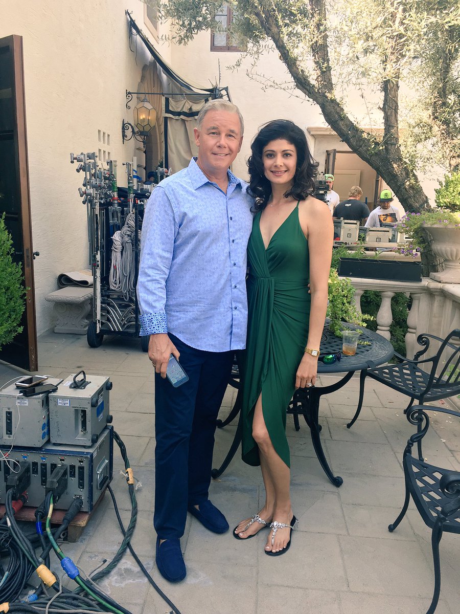 Actress Pooja Batra has joined the cast of American TV show "Lethal Weapon" and has started shooting for the same. Pooja took to Twitter on Friday to share a photograph with Hollywood actors Damon Wayans and Clayne Crawford. "Shooting with my favourite detectives in the whole world for ‘Lethal Weapon'. Clyne Crawford and Damon Wayne," Pooja captioned the image in which the three actors can be seen dressed as their respective characters. Pooja Batra,Pooja Batra joins American show,Lethal Weapon,American TV show Lethal Weapon,Pooja Batra joins American TV show Lethal Weapon