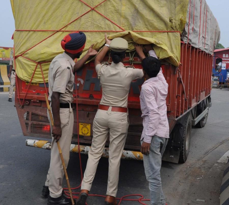 However, no loss of life or firing incident occurred in Punjab. Curfew relaxed in Punjab,Curfew in Punjab,Curfew in Haryana,Gurmeet Ram Rahim Singh,Dera chief Gurmeet Ram Rahim Singh
